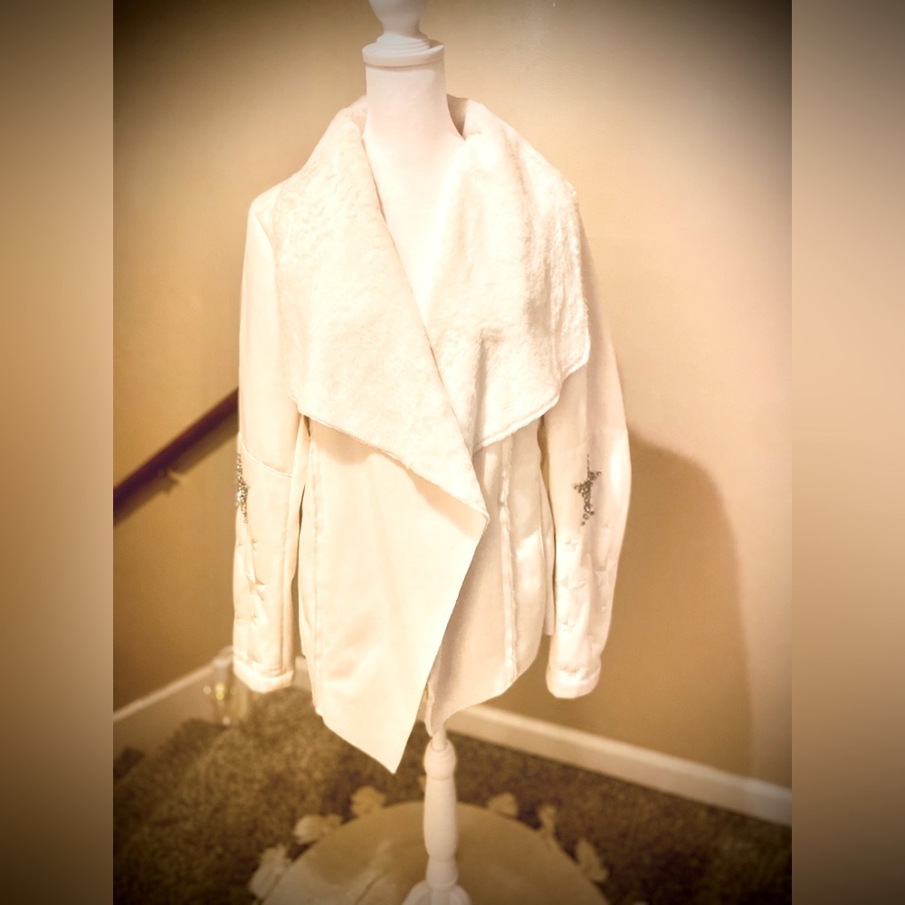 Very lightly used stunning jacket,  ⭐️